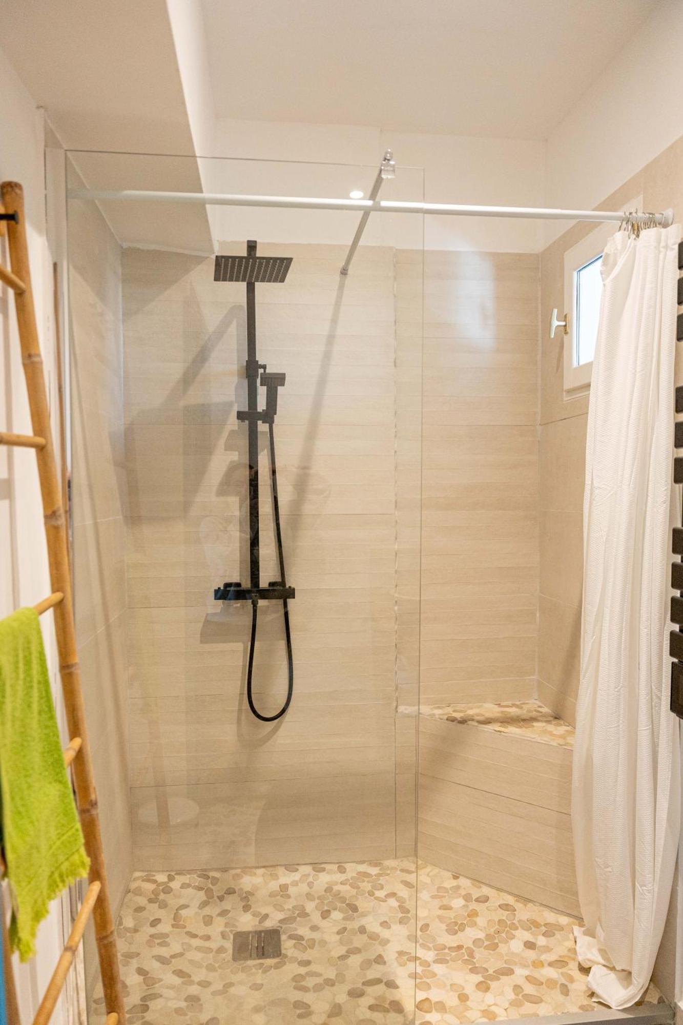 Apartment Avec Piscine Et Jacuzzi A 50metres De La Et 5min De L'allee Des Pins