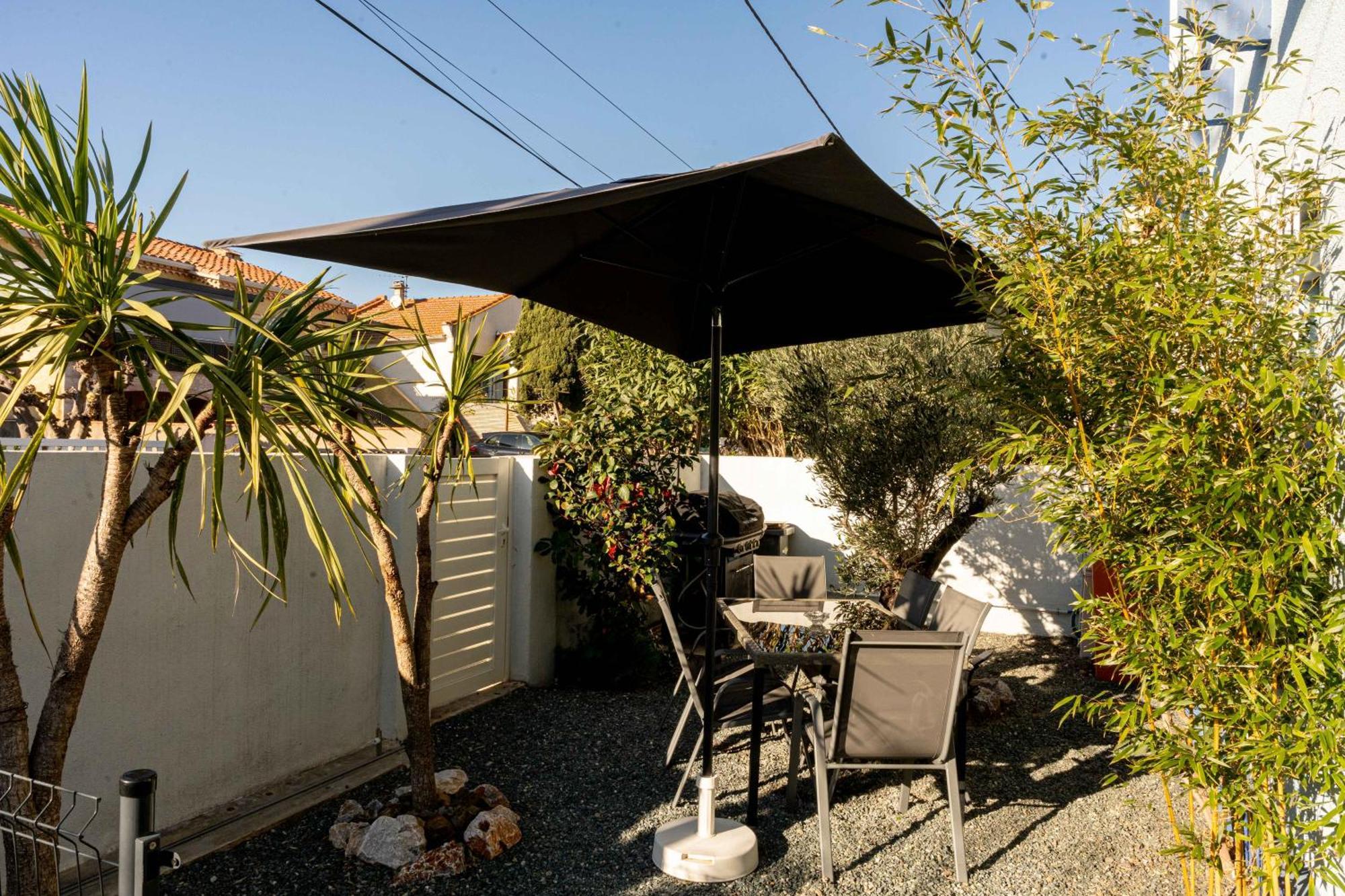 Avec Piscine Et Jacuzzi A 50metres De La Et 5min De L'allee Des Pins